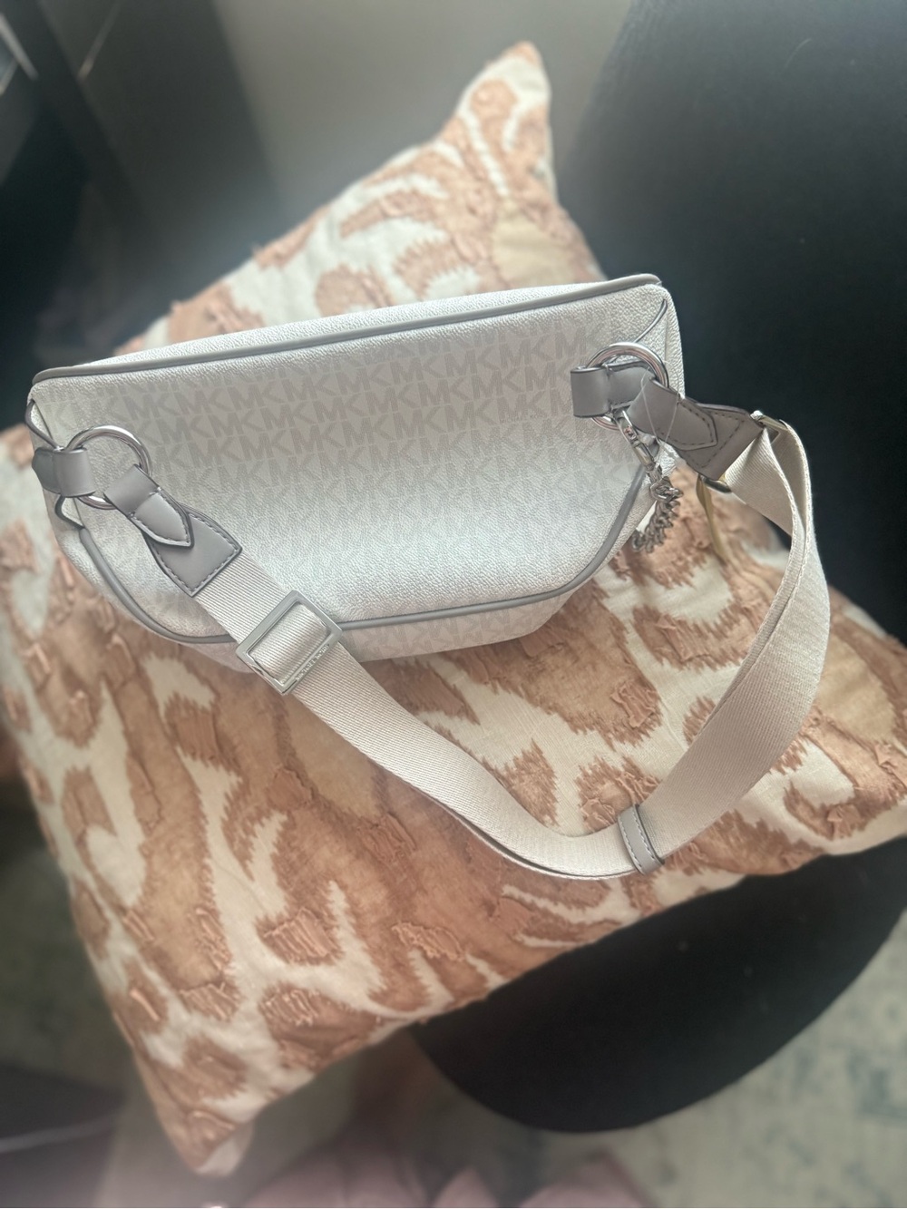 Michael Kors Gray Logo Waistpack with Silver Hardware. NWT - Picture 2 of 7